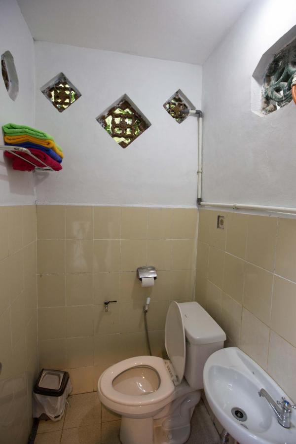 Villa Joglo Yudhistira à Sleman  Extérieur photo